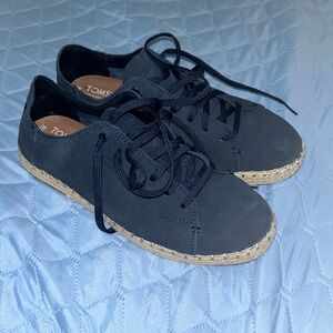 Suede Tom lace ups LAST CHANCE BEFORE ITS DONATED